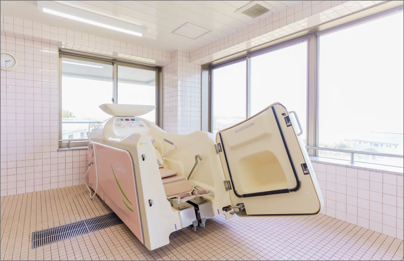 1F 浴室（チェアインバス）