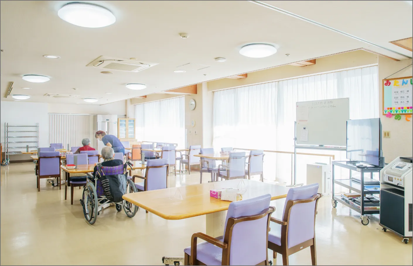 1F デイルーム（食堂）